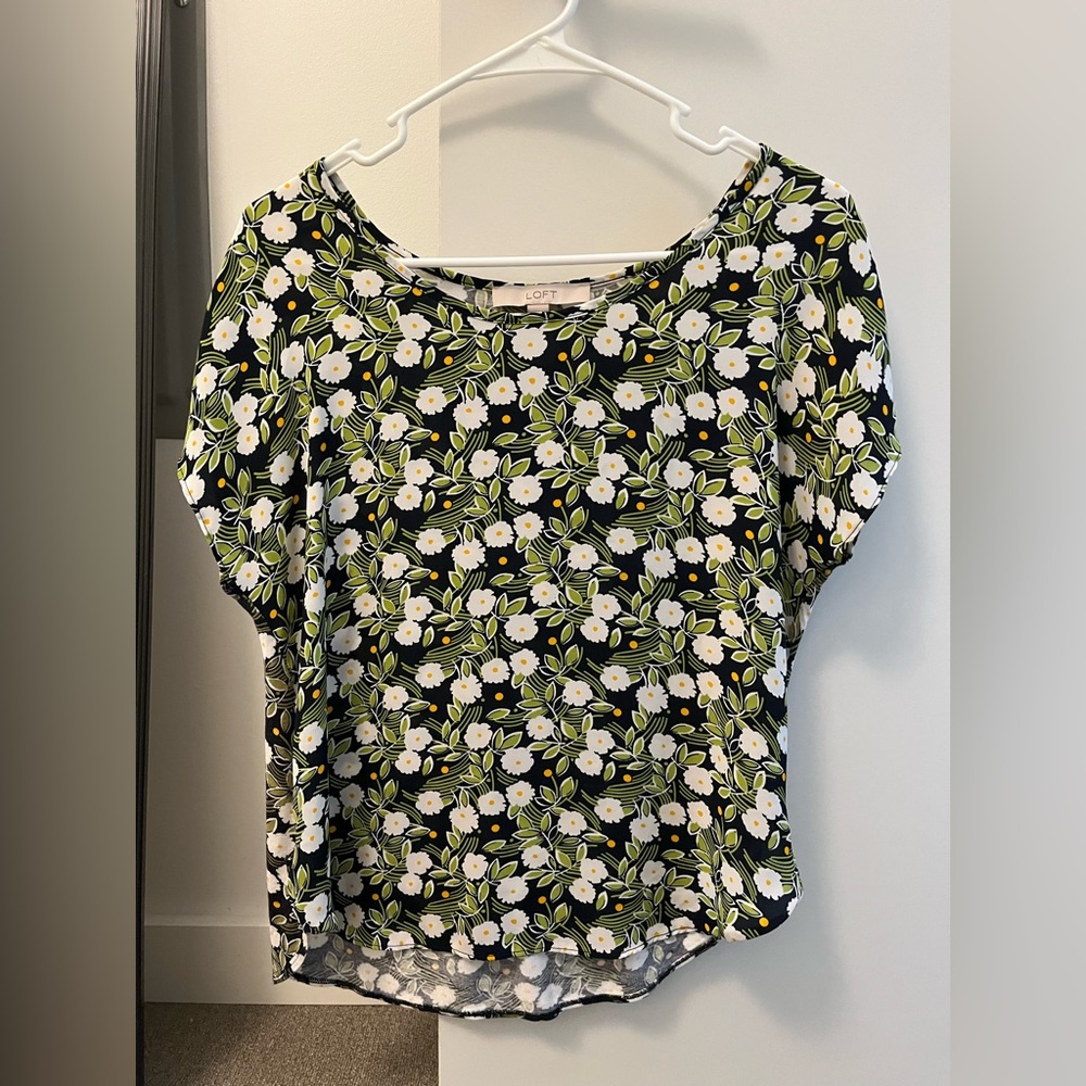LOFT XS Daisy Floral Shirt